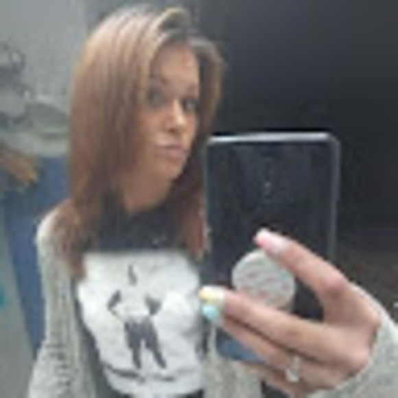 Meet your Posher, Kaila - Picture 1 of 1